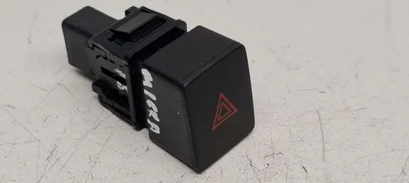 Nissan Micra Hazard light switch S31471