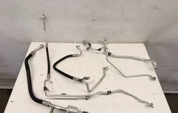 Dacia Sandero III Air conditioning (A/C) pipe/hose SAN3KPLPRZKLIM1 924805740R