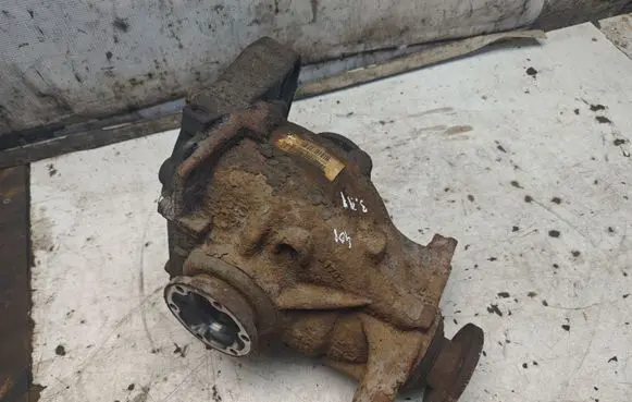 BMW 3 E90 E91 Rear differential 7524325