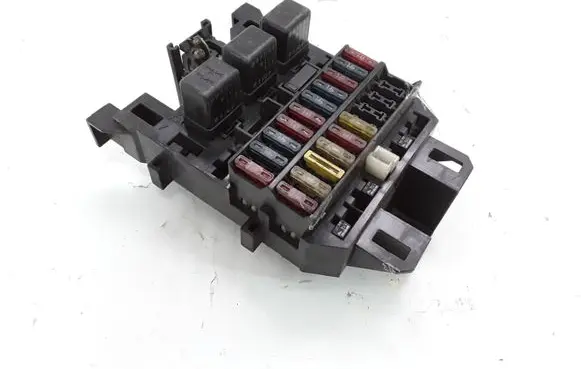 Isuzu Trooper Fuse module 71541352