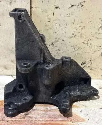 BMW 5 E39 Engine mounting bracket 2245747 12312245747 11162245747