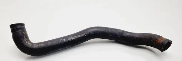 Volkswagen PASSAT B5.5 Engine coolant pipe/hose 8D0819371