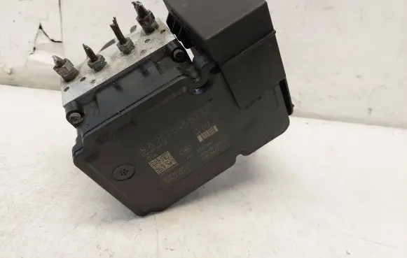 Mercedes-Benz C W204 ABS Pump A2045455332 000405570D1 10092615943