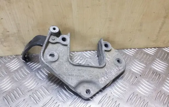 Gearbox mounting bracket