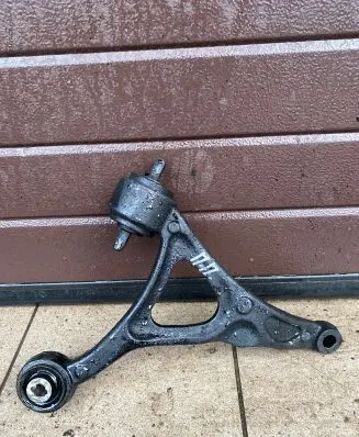 Volvo XC90 Front lower control arm/wishbone