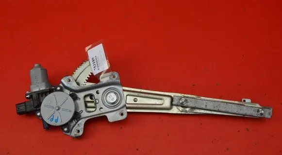 Mitsubishi Lancer VIII Front door window regulator with motor 5713A086
