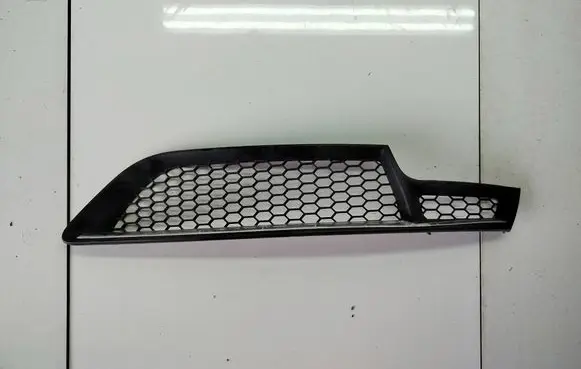 Alfa Romeo GT Front bumper lower grill LS380121