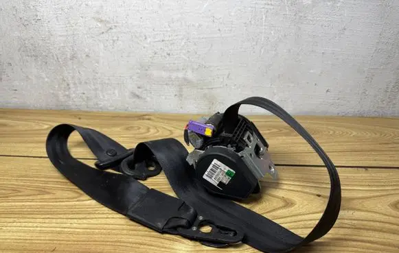 Audi Q7 4L Front seatbelt 606728300 008R000