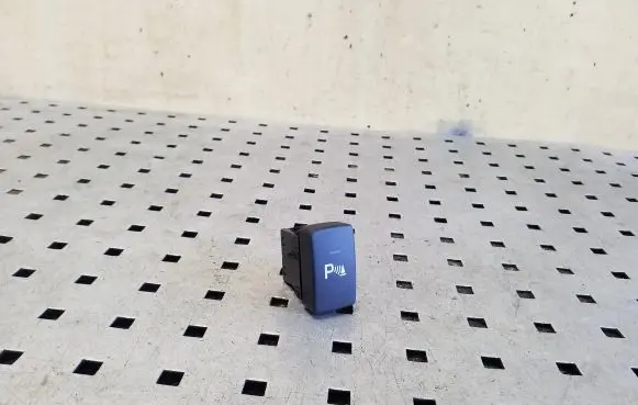 Honda CR-V Parking (PDC) sensor switch M48809