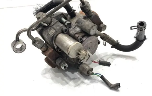 Toyota Avensis T270 Fuel injection high pressure pump 221000R040