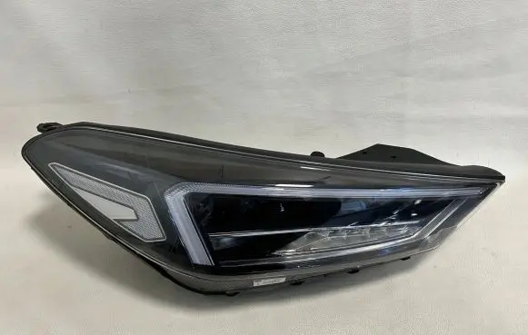 Hyundai Tucson TL Headlight/headlamp