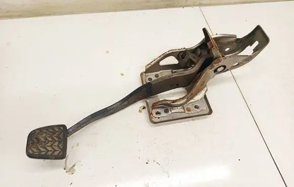Toyota Avensis T250 Brake pedal 16094A02