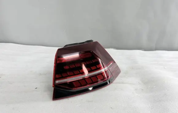 Volkswagen Golf VII Rear/tail lights 5G0945208G