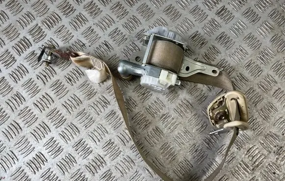 Subaru Forester SG Front seatbelt