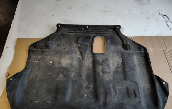 Engine splash shield/under tray