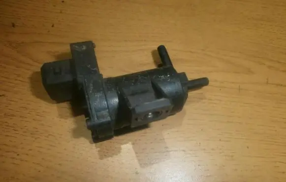 Ford Mondeo Mk III Turbo solenoid valve 1s719c915