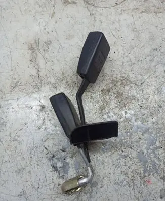 Audi A4 S4 B5 8D Middle seatbelt buckle (rear) 8D08577390