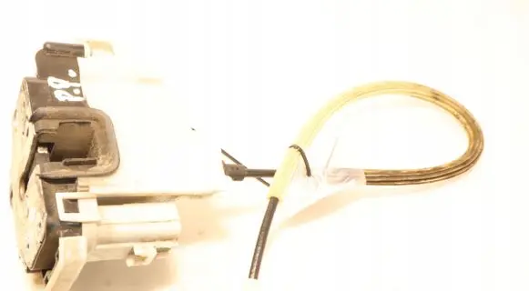 Fiat Bravo Front door lock 84D07