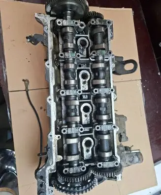 Chrysler PT Cruiser Engine head A6640101020 R6440161001