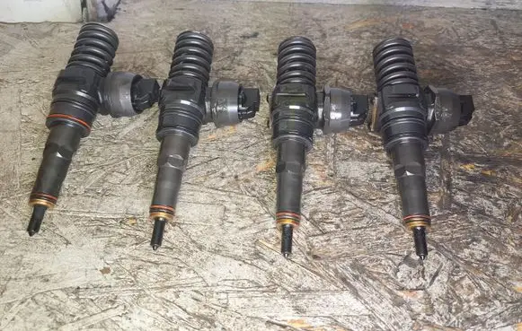 Audi A4 S4 B6 8E 8H Fuel injectors set 038130073AR 0414720214