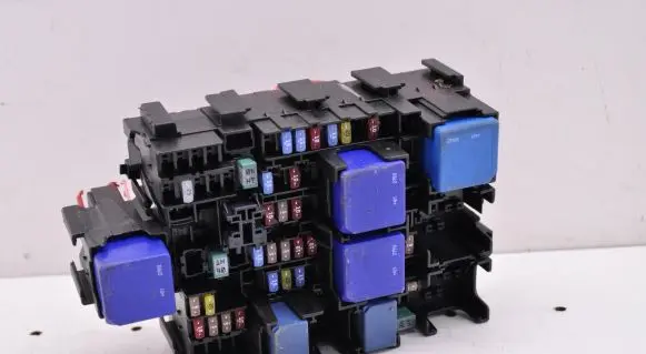 Dacia Sandero III Fuse module