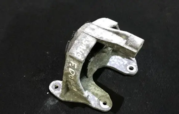 Fiat Doblo Engine mount bracket