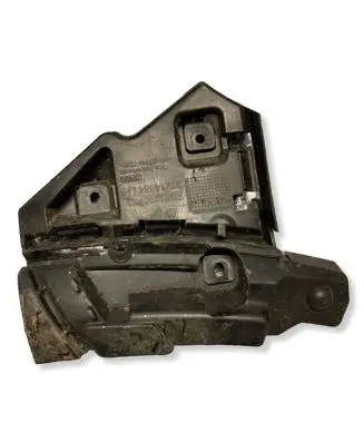 Volvo C30 Fender mounting bracket 31214884