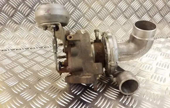 Toyota Corolla Verso E121 Turbo 06C513 172010R010 VB14