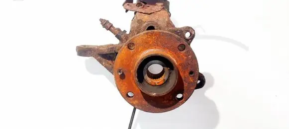 Citroen Xsara Picasso Front wheel hub