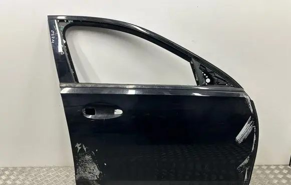 Mercedes-Benz C W206 Front door