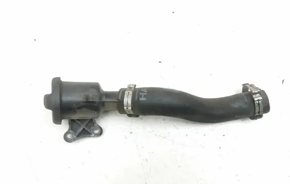Peugeot 4007 Oil fill pipe 