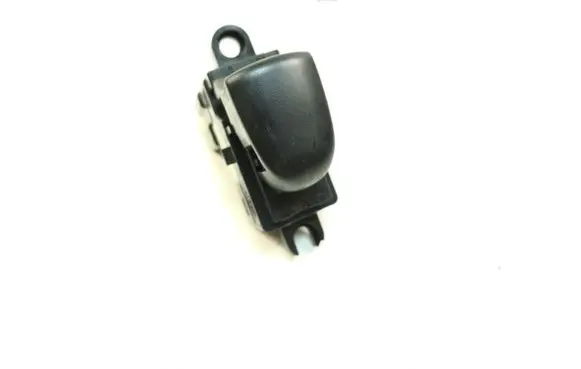 Nissan Juke I F15 Electric window control switch