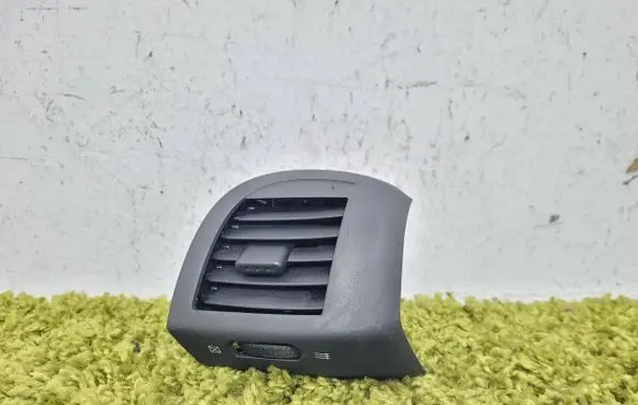 Nissan Micra Dashboard side air vent grill/cover trim 68760-bc700