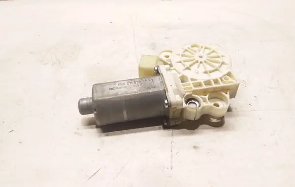 Mercedes-Benz E W211 Front door window regulator motor A2118202942