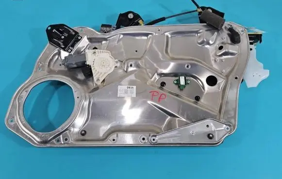 Mercedes-Benz CLS C218 X218 Front door window regulator with motor 918236-102 IMPRK1407237