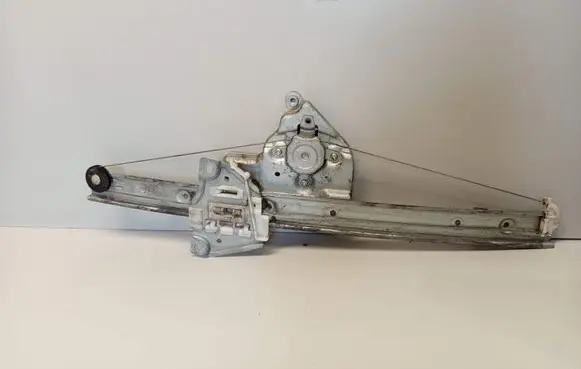 Suzuki Grand Vitara II Front door window regulator with motor 8343065J00
