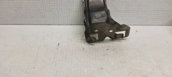 Toyota Corolla E120 E130 Fender mounting bracket