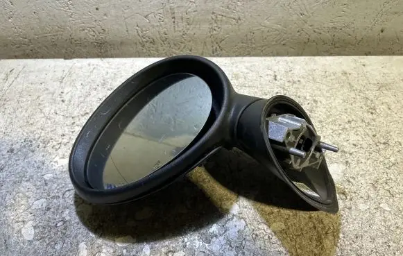 Front door electric wing mirror