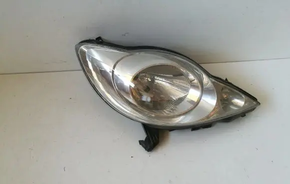 Peugeot 107 Headlight/headlamp 811100H030 89033104