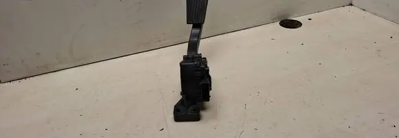 Opel Signum Accelerator throttle pedal 6PV00832200 L52404 9186724