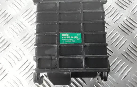 Volkswagen Golf II Engine control unit/module 0280800104105 811906264
