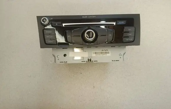 Audi A4 S4 B8 8K Radio/CD/DVD/GPS head unit 8R1035186 CQJA11F0AE