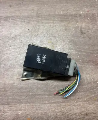 BMW 3 E30 Other relay 1380302
