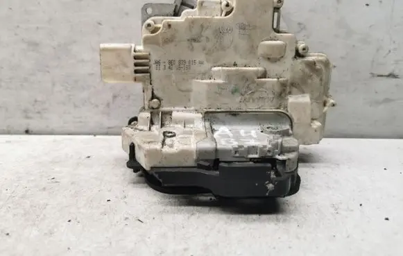 Audi A4 S4 B7 8E 8H Rear door lock 8E0839015AA
