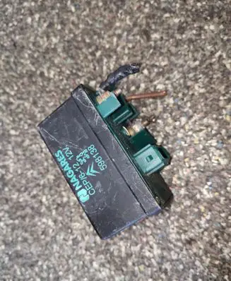 Glow plug pre-heat relay