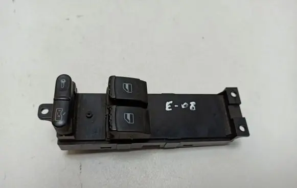 Skoda Octavia Mk1 (1U) Electric window control switch 1J3959857A