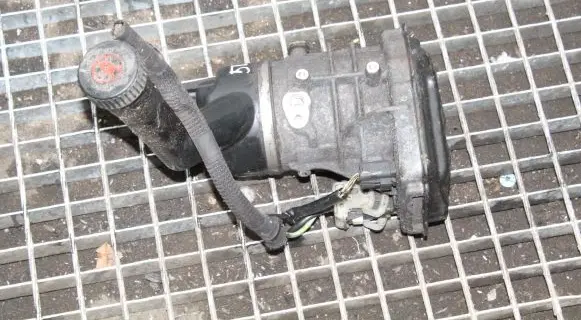 Peugeot RCZ Power steering pump 9673536480