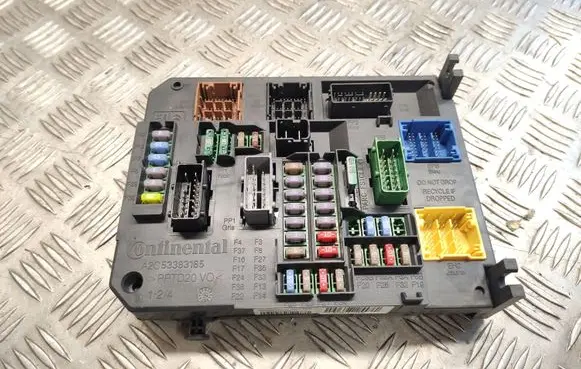 Citroen DS5 Fuse module 9664992380