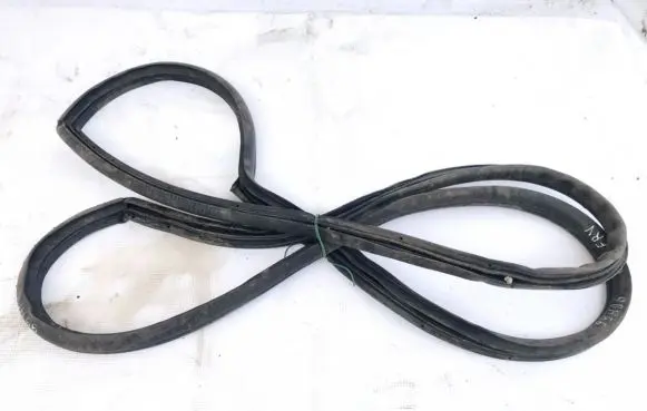 Honda FR-V Rubber seal rear door 