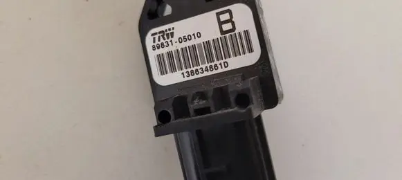 Toyota Corolla Verso AR10 Airbag deployment crash/impact sensor 8983105010 138634861D